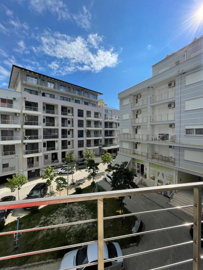 Nimfeum Apartments Shëngjin Exteriör bild